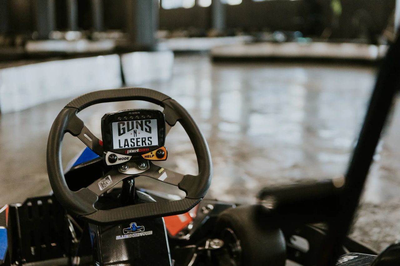 elektrokartingi juglas izklaides parkā