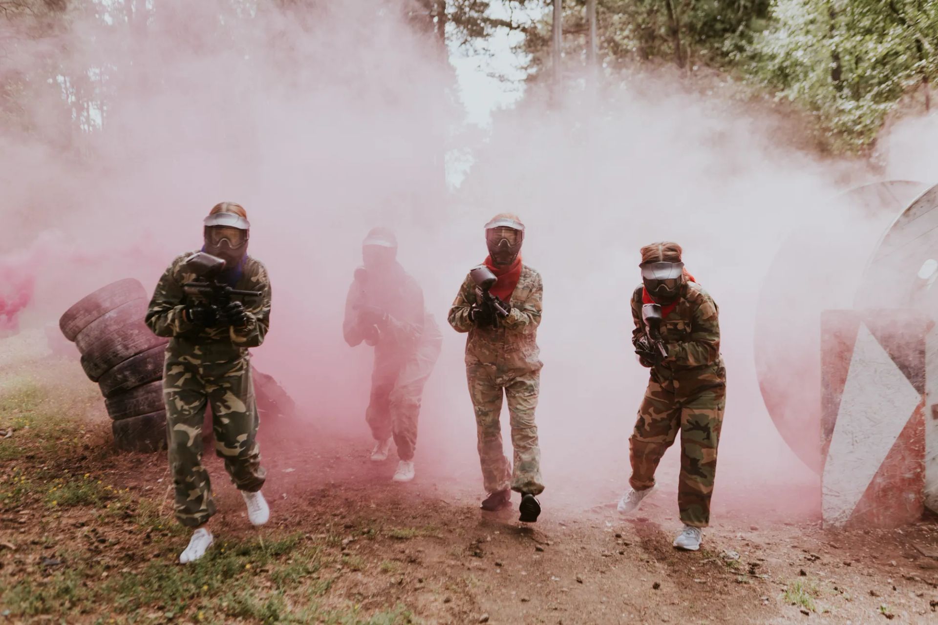 GUNSnLASERS āra peintbola spēle