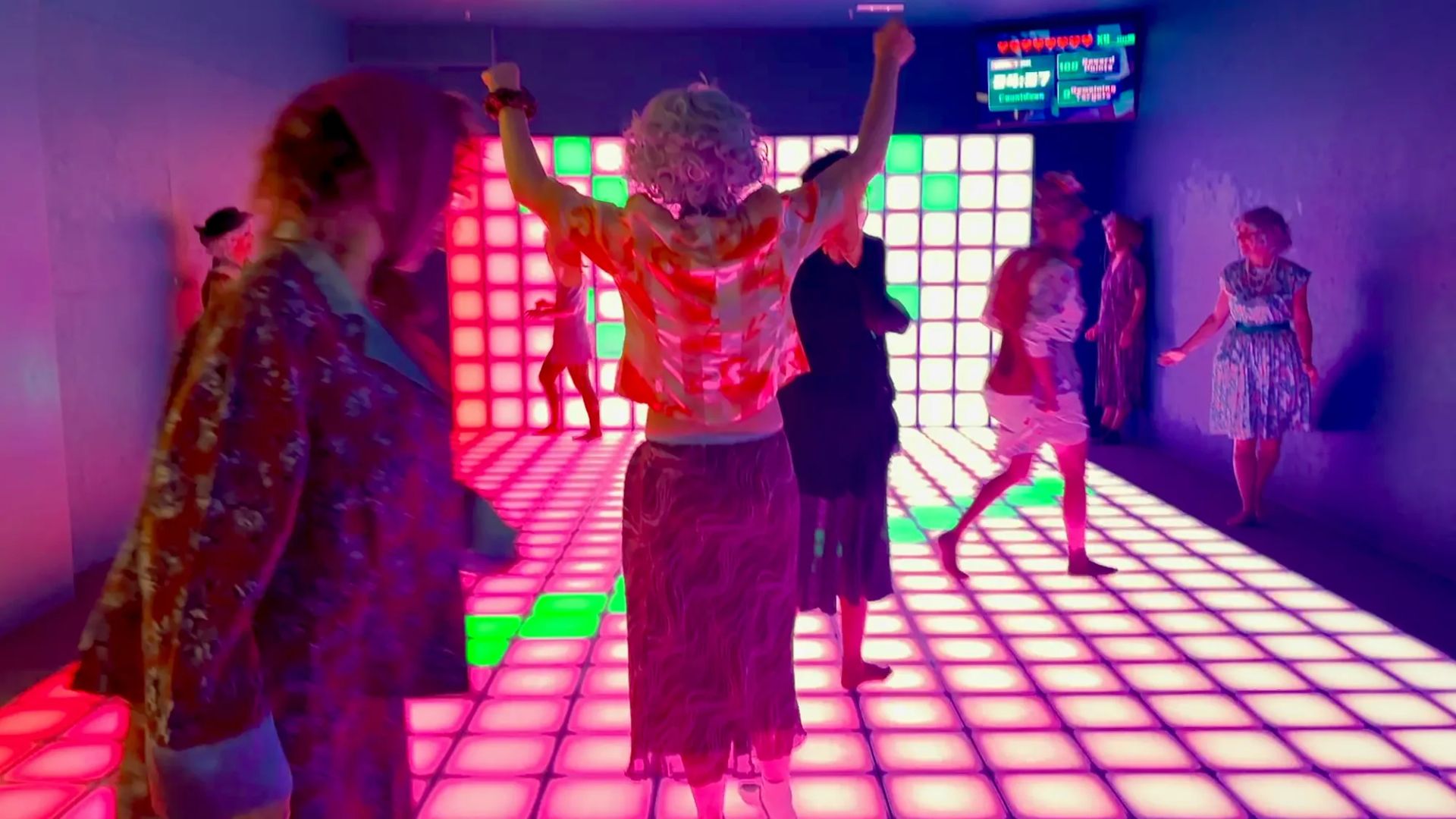 vecmeitu ballīte gunsnlasers izklaides parkā